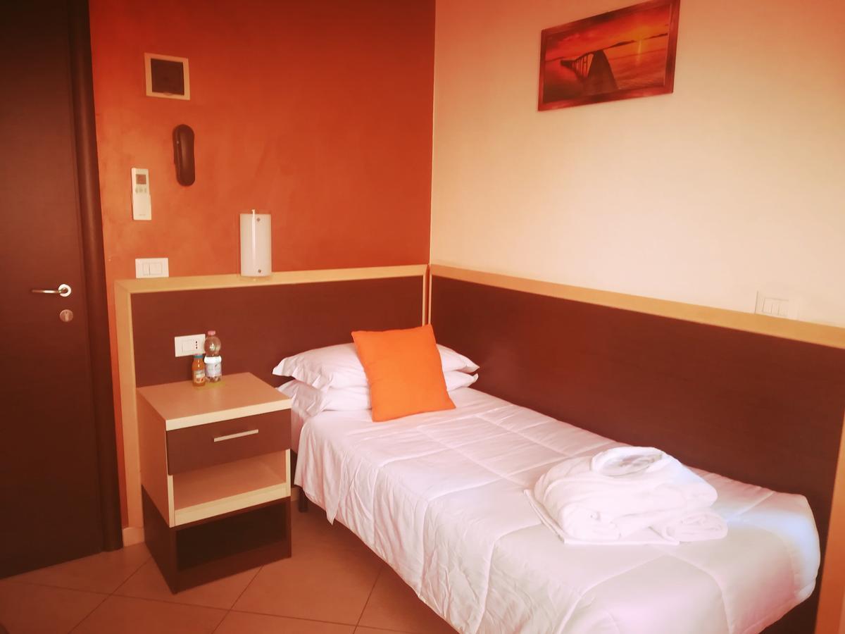 New Hotel Europa Crevalcore ภายนอก รูปภาพ